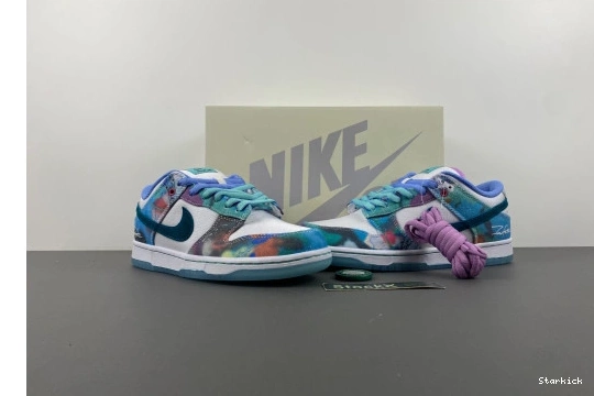 Laboratories Futura Nike Bleached Aqua SB Low Dunk 1225